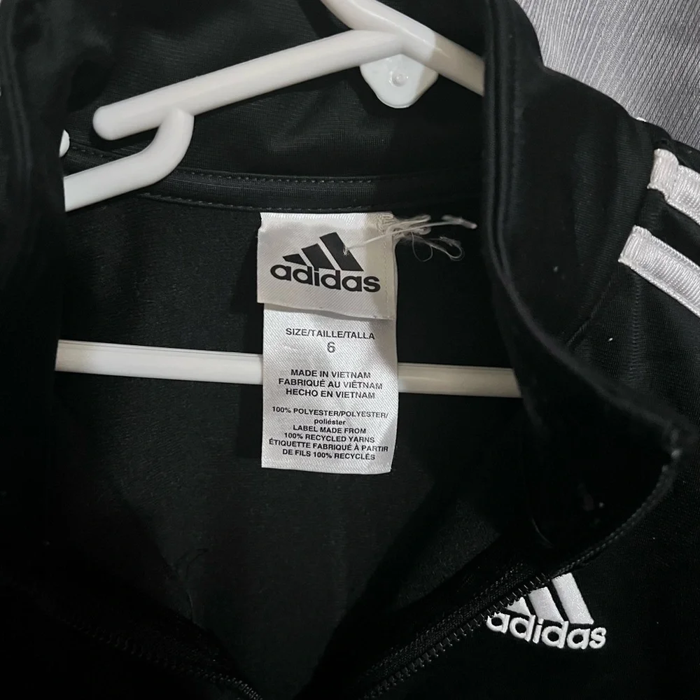Boys Adidas Tracksuit - Picture 4 of 4